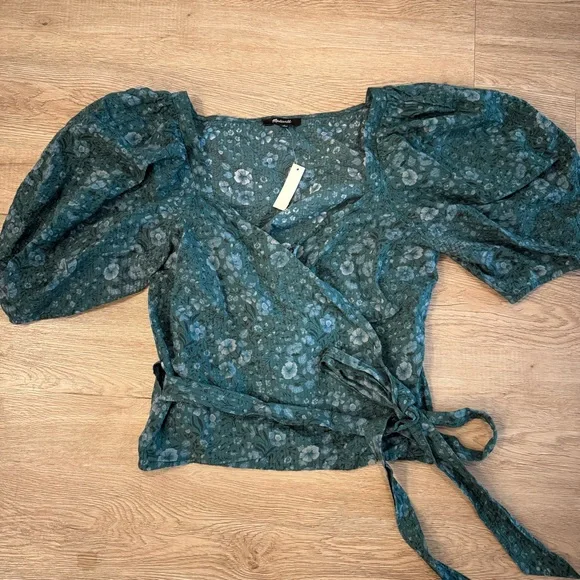 NWT Madewell Seersucker Sweetheart Wrap Top in WoodlandGreen Puff Sleeve. Size M - Picture 2 of 3